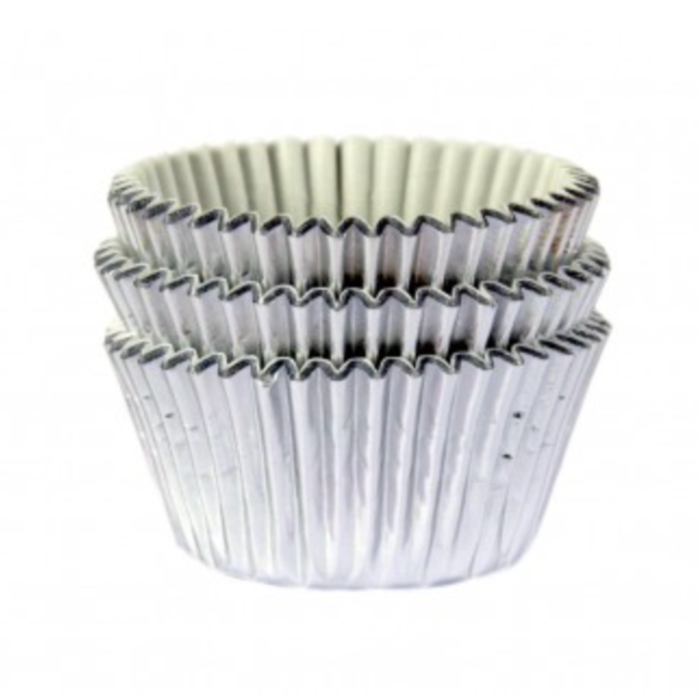 Silver Scalloped Foil Baking Cups - 25 Pieces Muffin /Cupcake Cases: 3 Pack  | Ultimate Cake Group - Wholesale Cake Decorating Supplies